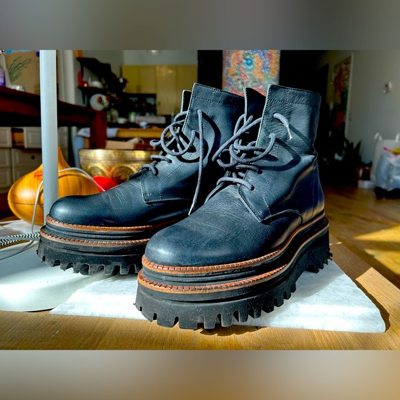 Paloma Barceló lace up boots with high platform - Picture 3 of 3